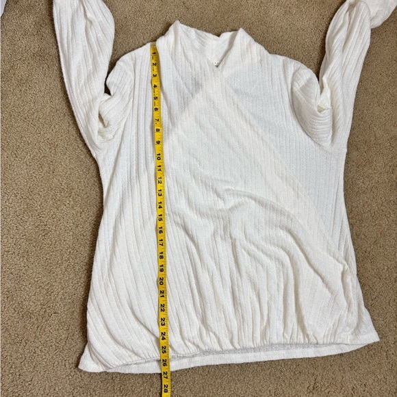 Maeve by ANTHROPOLOGIE Off White Ralela Hacci Surplice Top Size LP - Picture 8 of 8